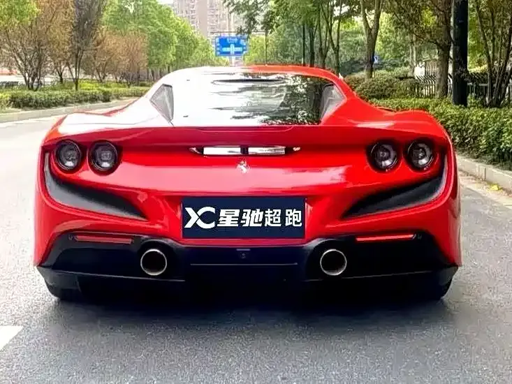 Ferrari F8 — фото 7