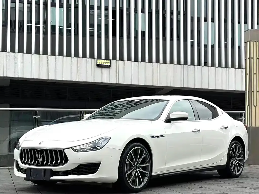 Maserati Ghibli — фото 1