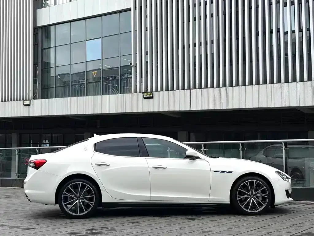 Maserati Ghibli — фото 6