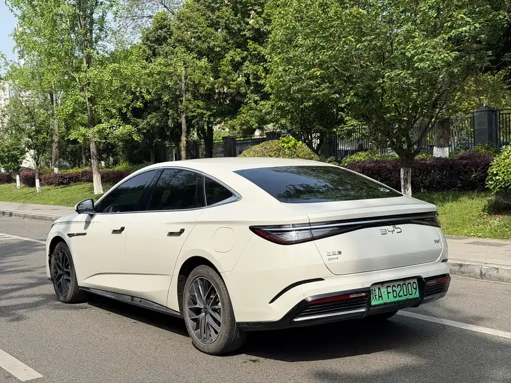 BYD Seal 07 DM-i — фото 8