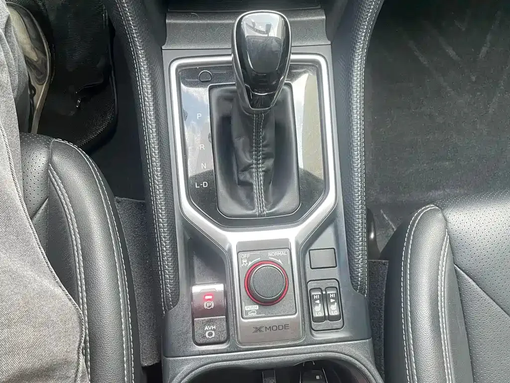 Subaru Forester — фото 10