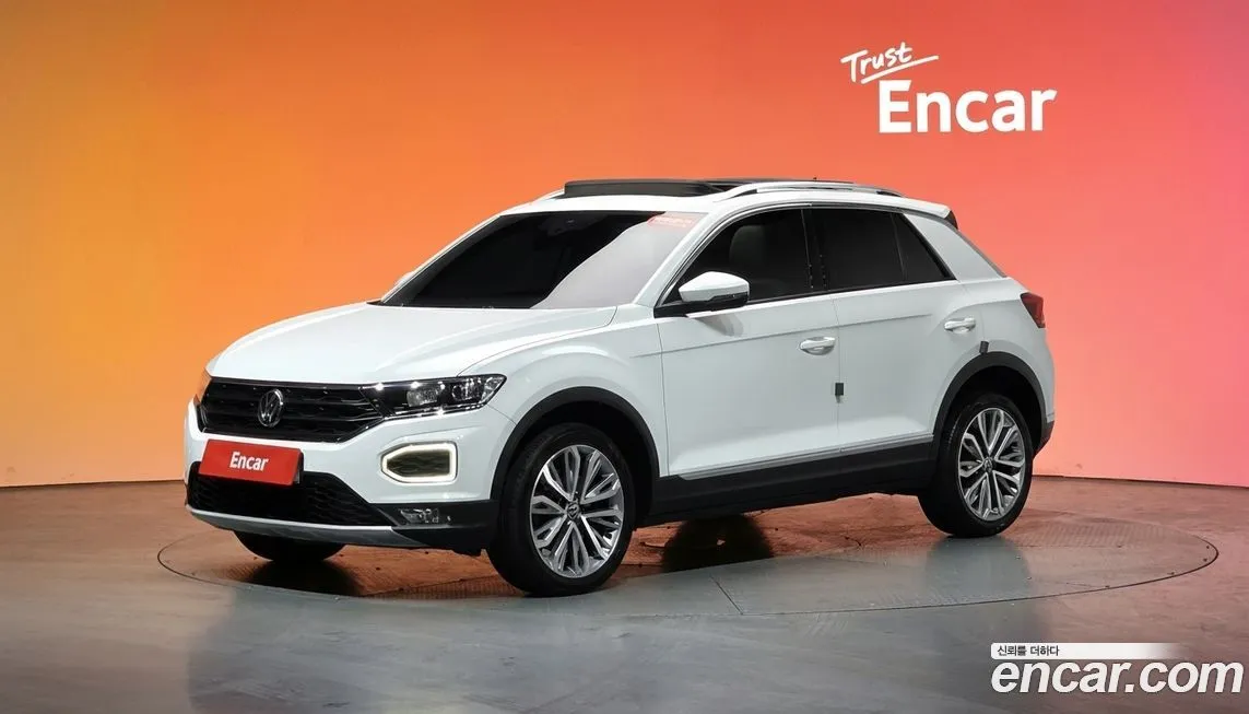 Volkswagen T-Roc — фото 1