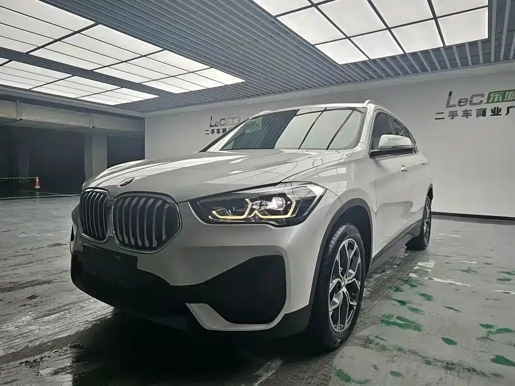 BMW X1 — фото 1
