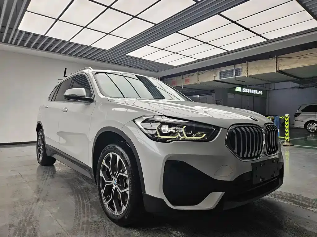 BMW X1 — фото 7