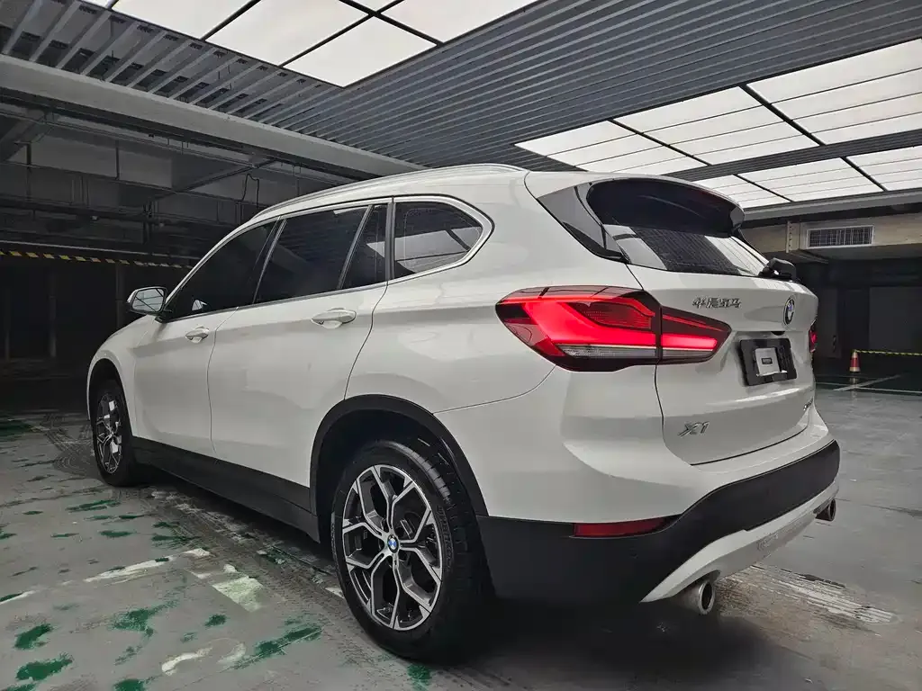 BMW X1 — фото 8