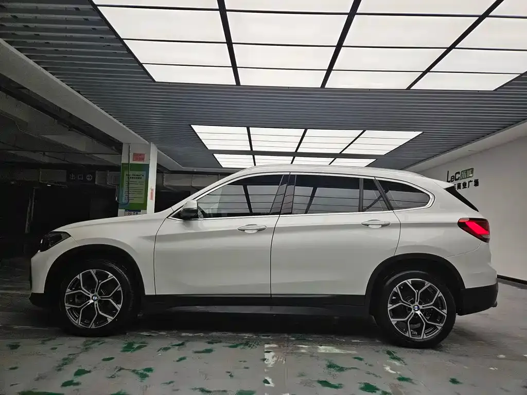 BMW X1 — фото 9