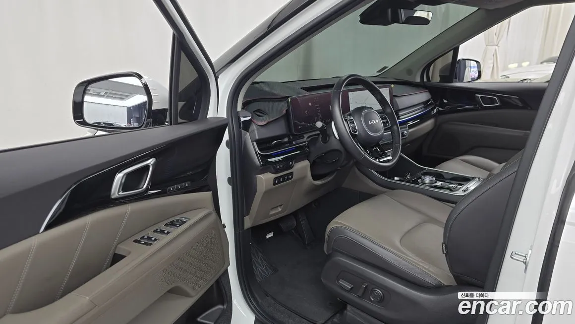 Kia Carnival — фото 10