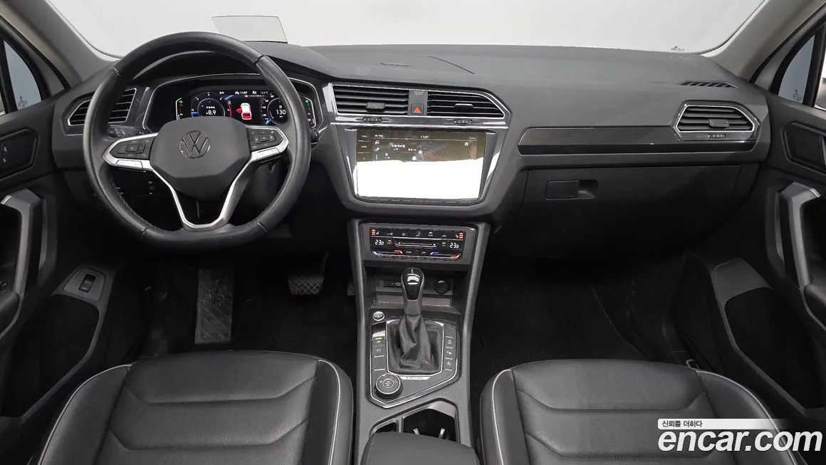 Volkswagen Tiguan — фото 6