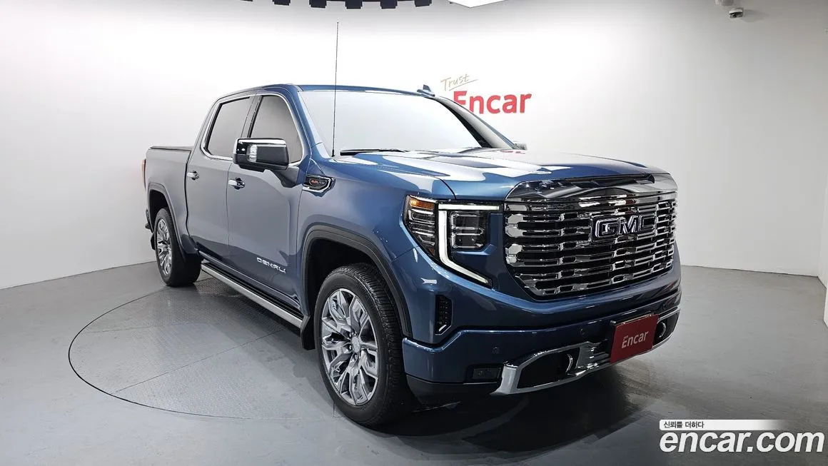 GMC Sierra — фото 1