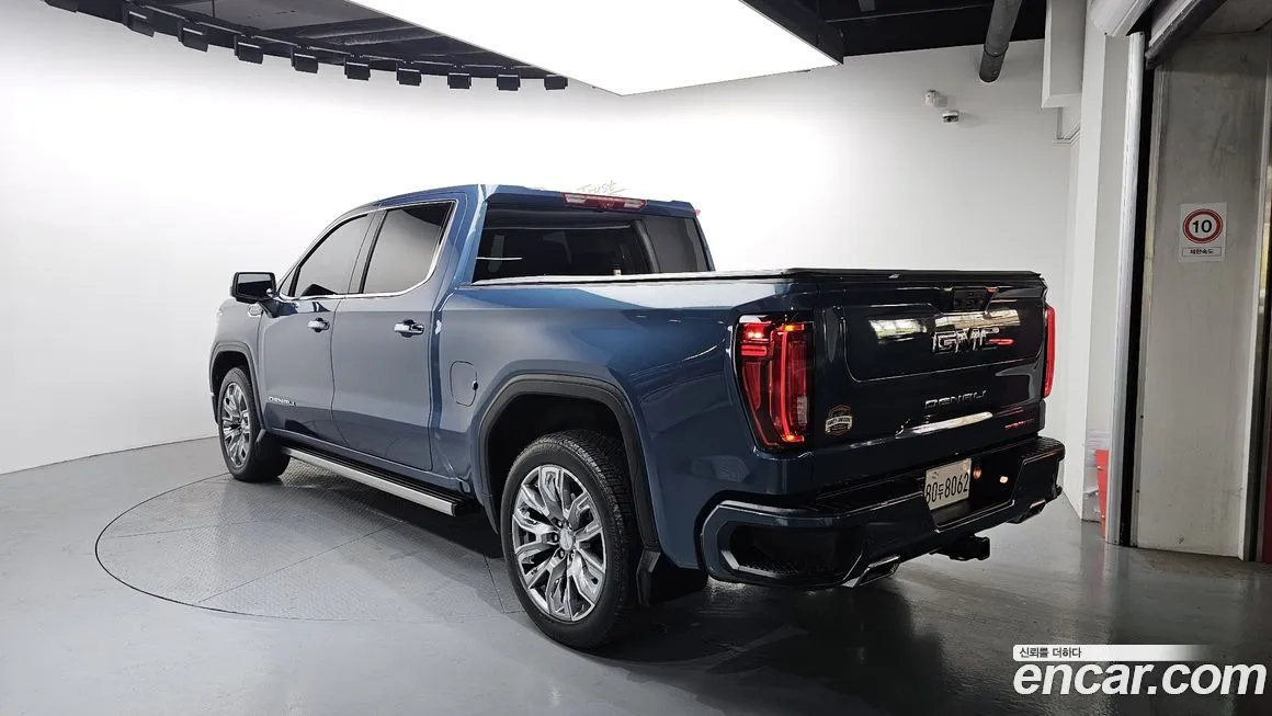 GMC Sierra — фото 9