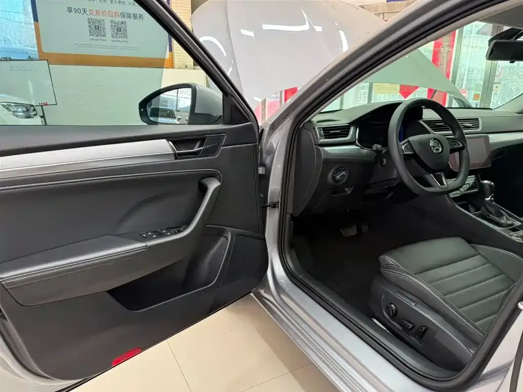Skoda Superb — фото 5