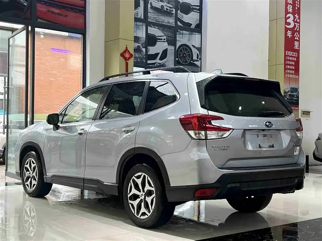 Subaru Forester — фото 10