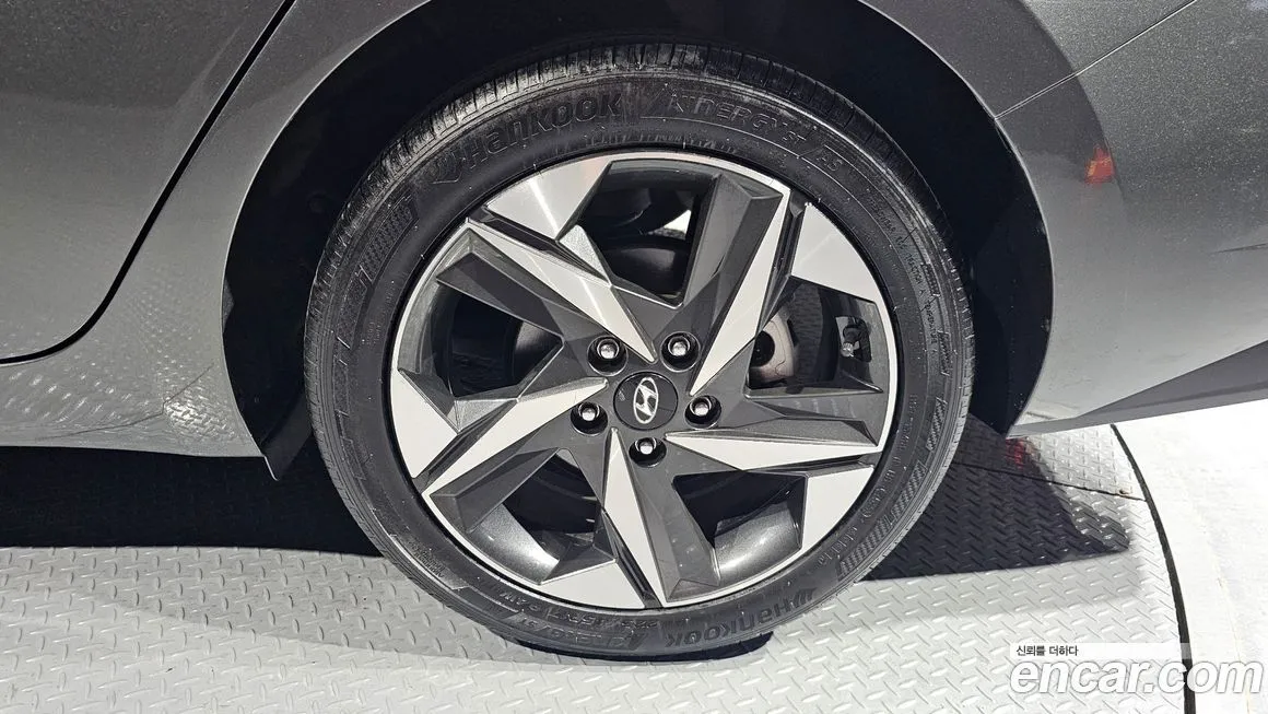 Hyundai AVANTE — фото 5