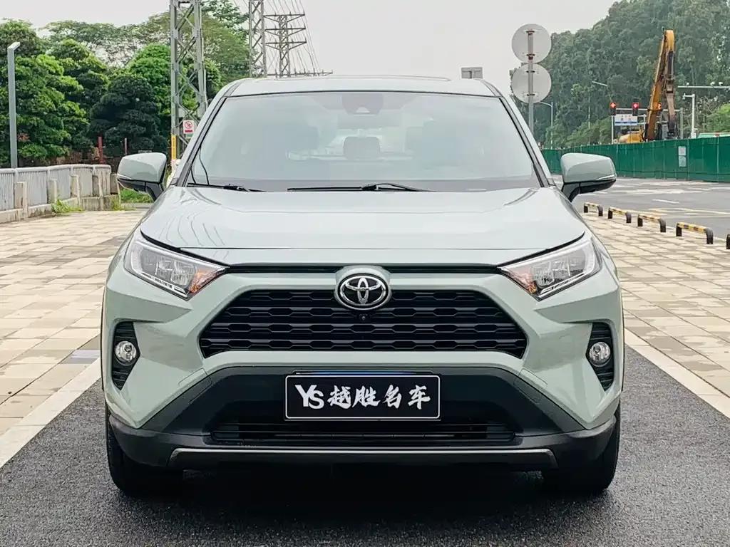 Toyota RAV4 — фото 3