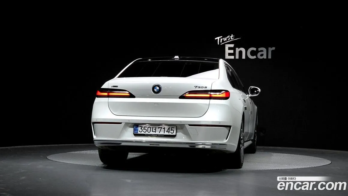 BMW 7-Series — фото 10