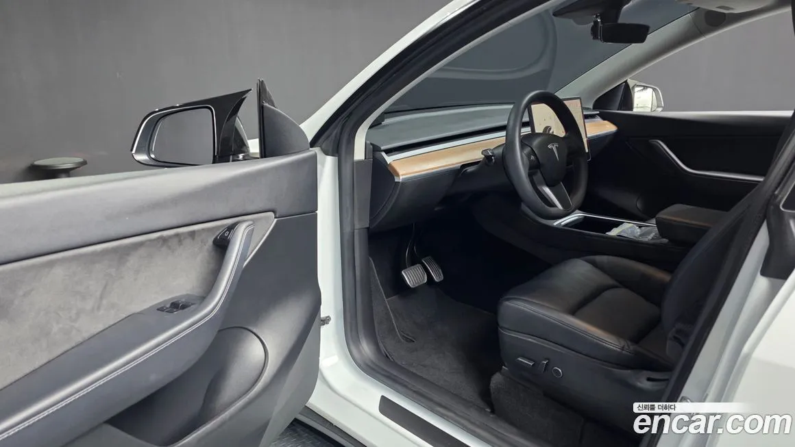 Tesla Model Y — фото 3