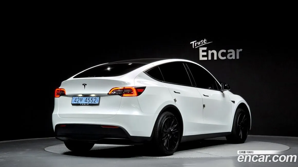 Tesla Model Y — фото 5