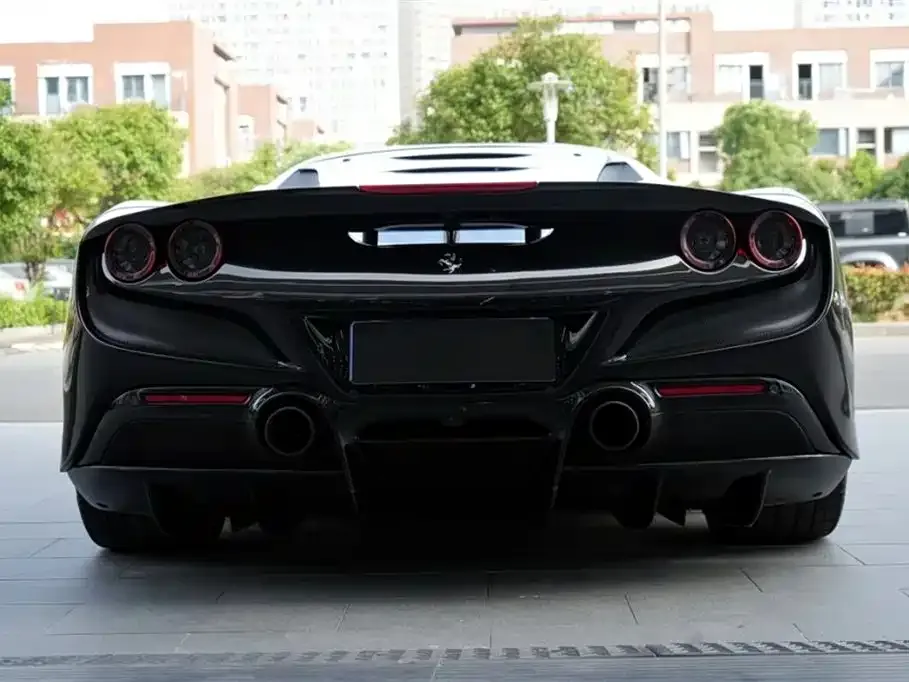 Ferrari F8 — фото 8