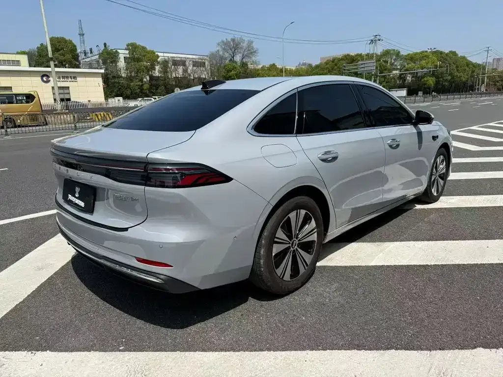 Geely Galaxy A7 — фото 9