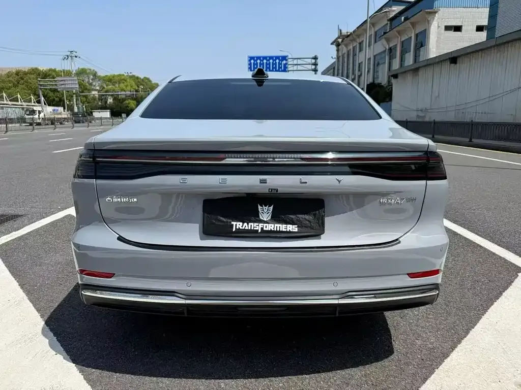 Geely Galaxy A7 — фото 7