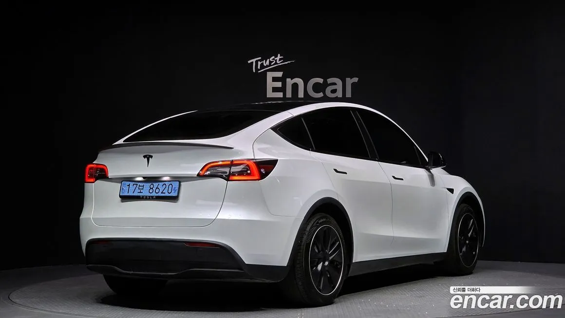 Tesla Model Y — фото 7