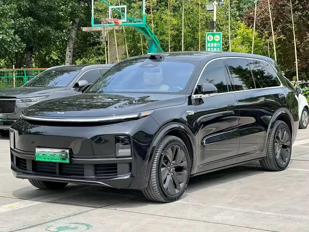 Li Auto L9 — фото 1