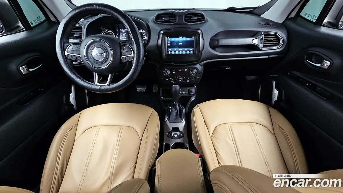 Jeep Renegade — фото 1