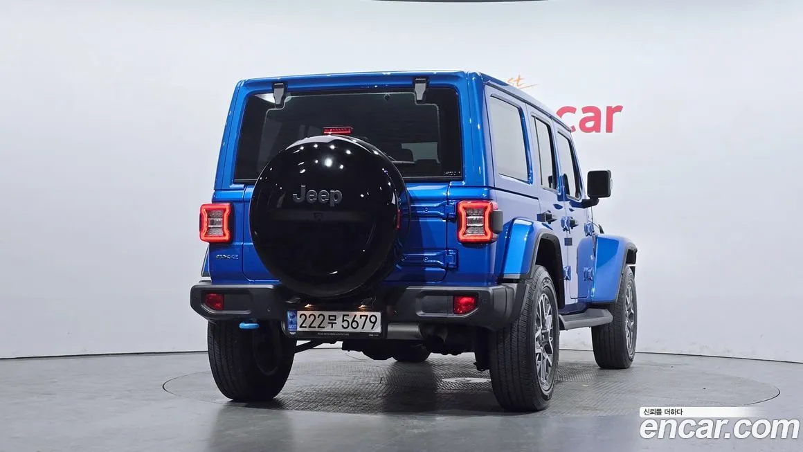 Jeep Wrangler — фото 9