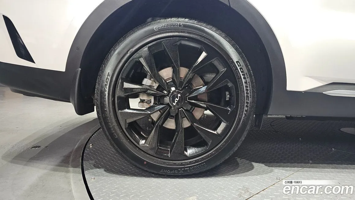 Kia Sorento — фото 5
