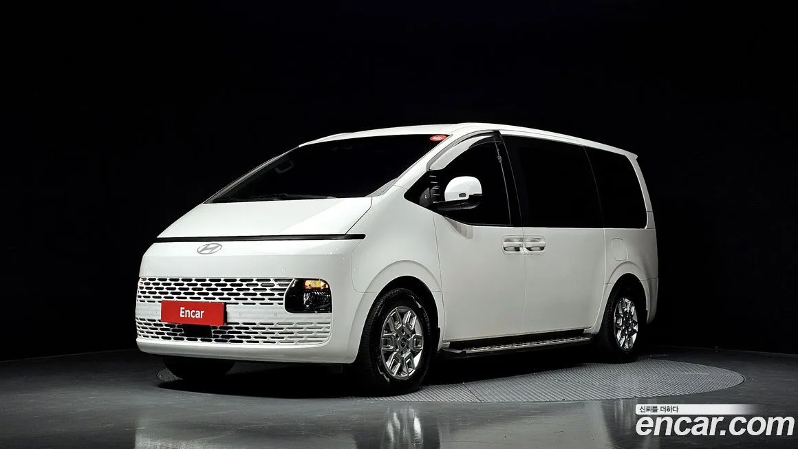 Hyundai Staria — фото 1