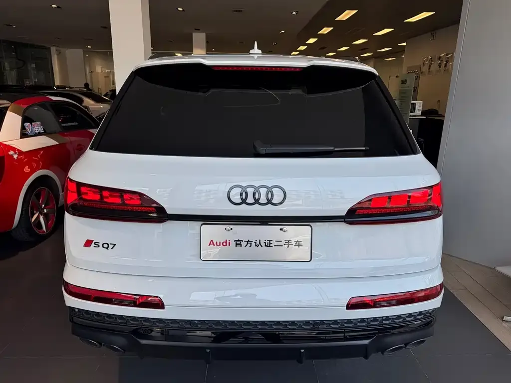 Audi SQ7 — фото 10