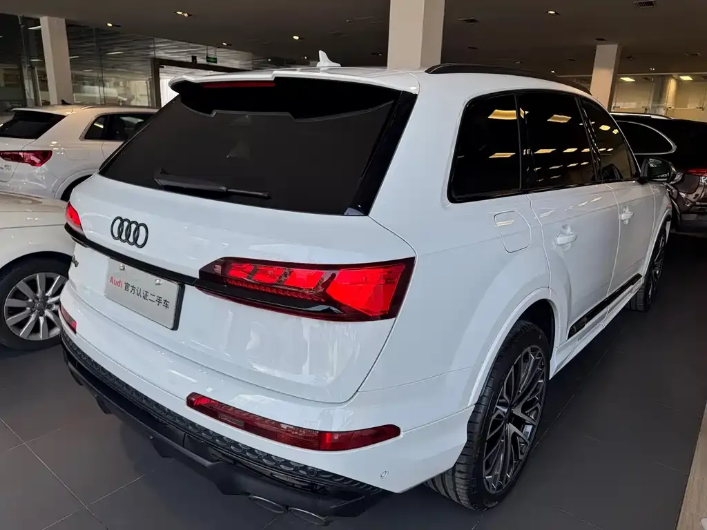 Audi SQ7 — фото 5