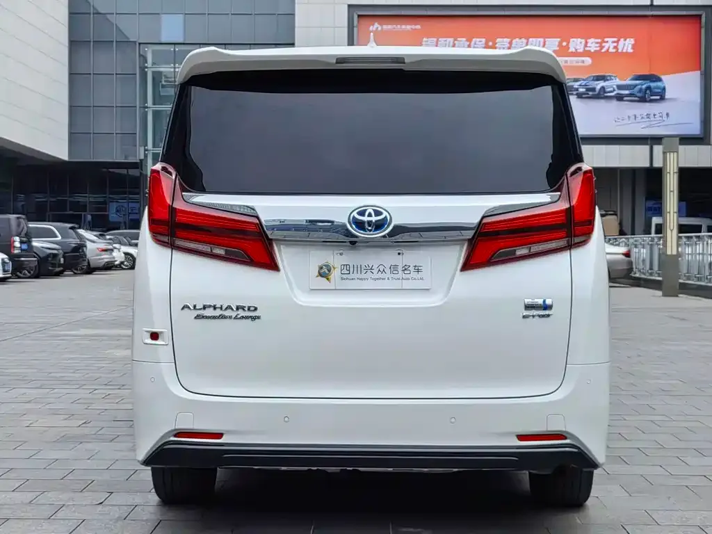 Toyota Alphard — фото 3