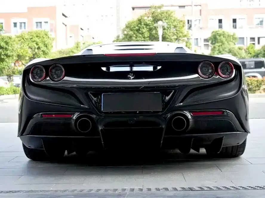 Ferrari F8 — фото 6