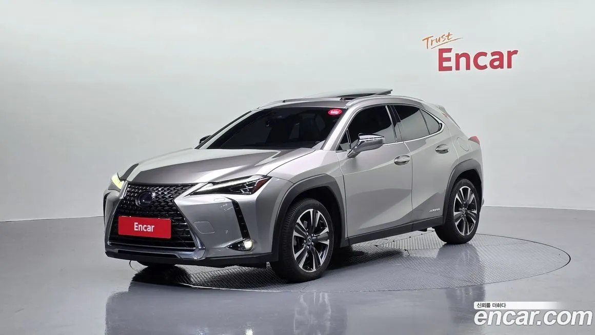 Lexus UX — фото 1