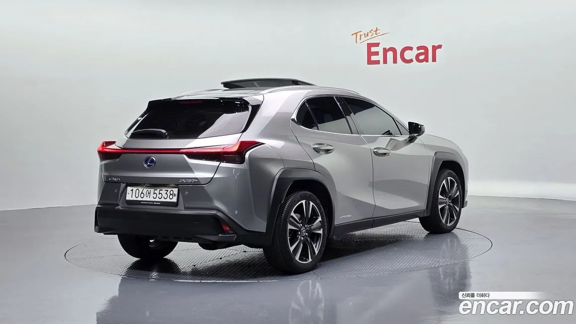 Lexus UX — фото 7