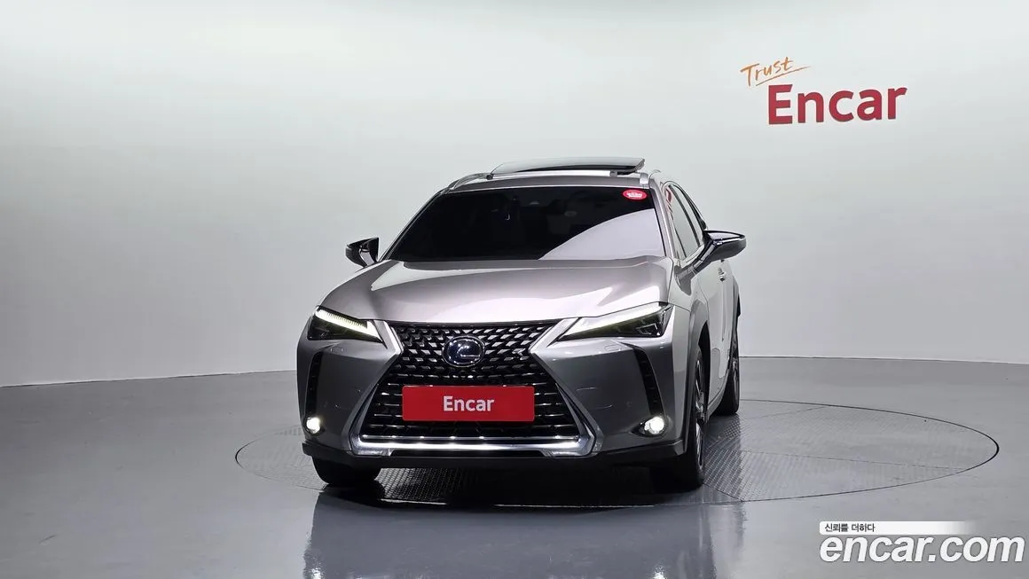 Lexus UX — фото 3