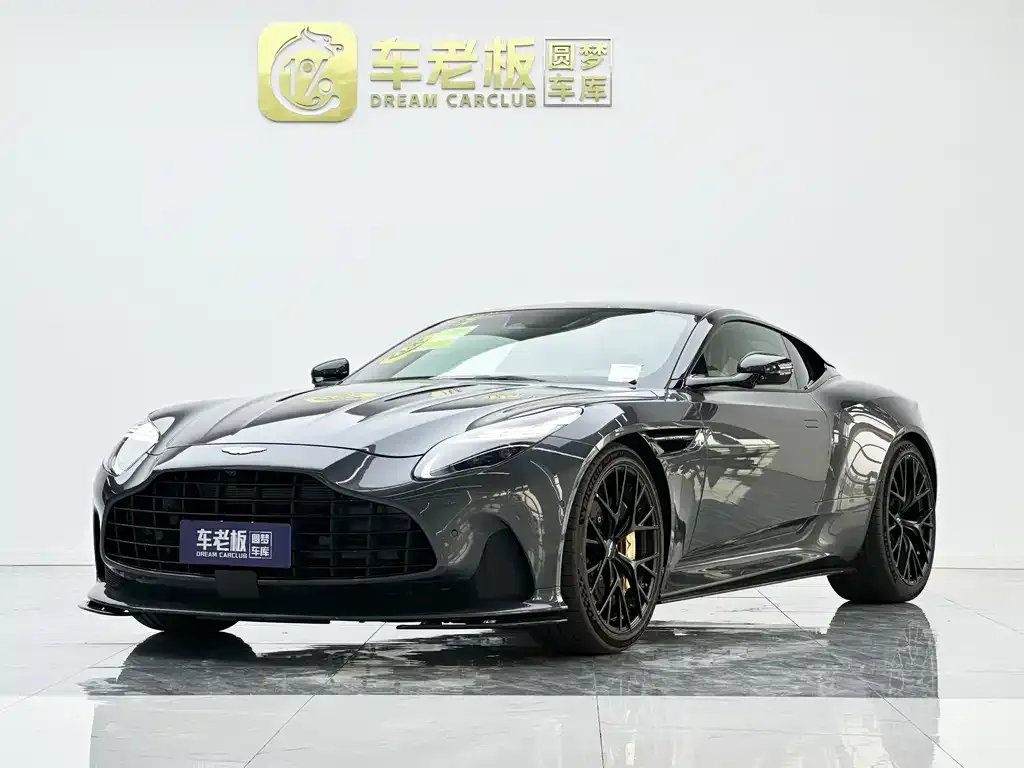 Aston Martin DB12 — фото 1
