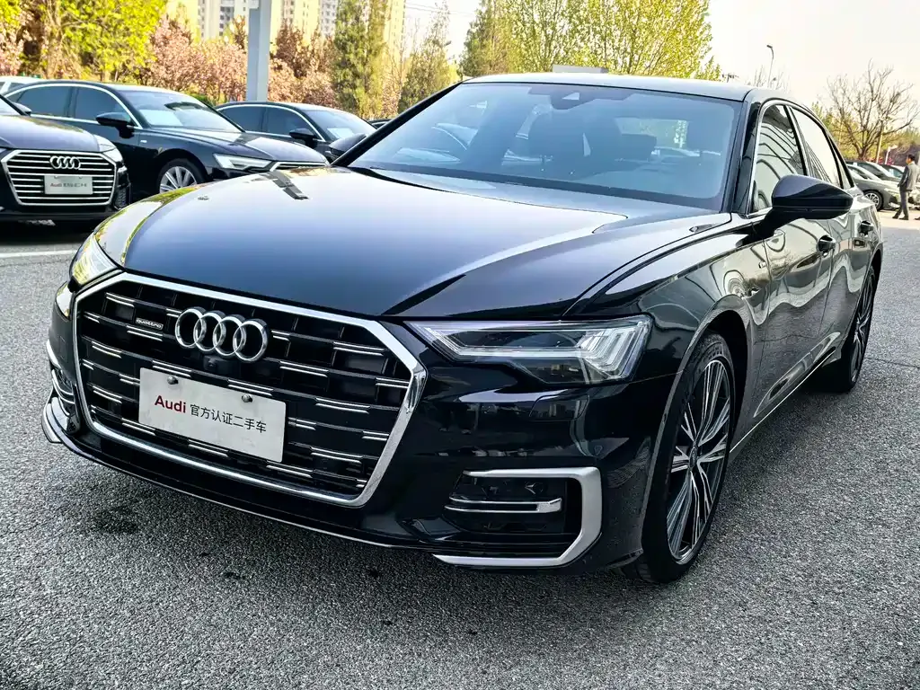 Audi A6L — фото 1