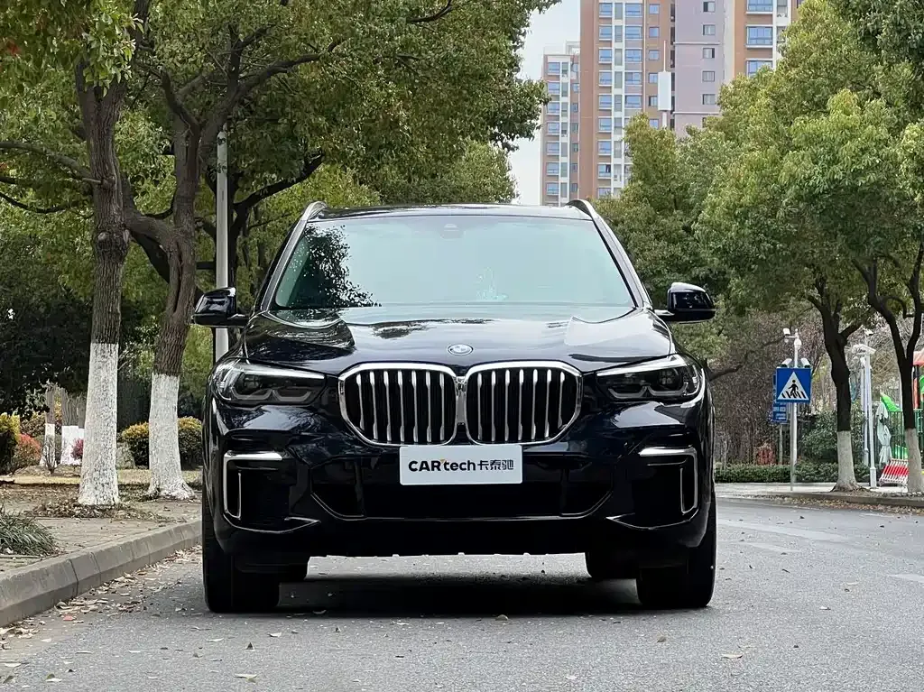 BMW X5 — фото 9