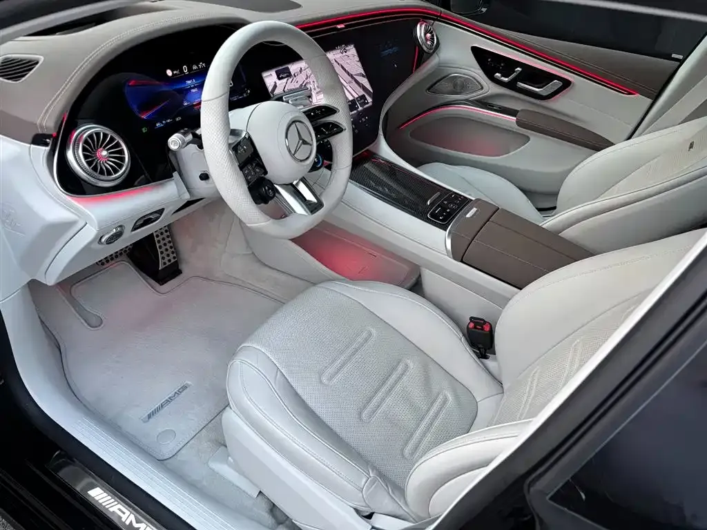 Mercedes-Benz EQS AMG — фото 7