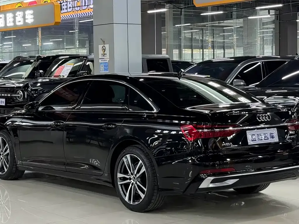 Audi A6L — фото 4