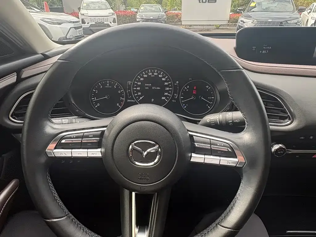 Mazda CX-30 — фото 2