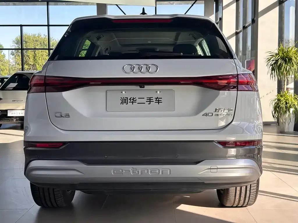 Audi Q5 e-tron — фото 6