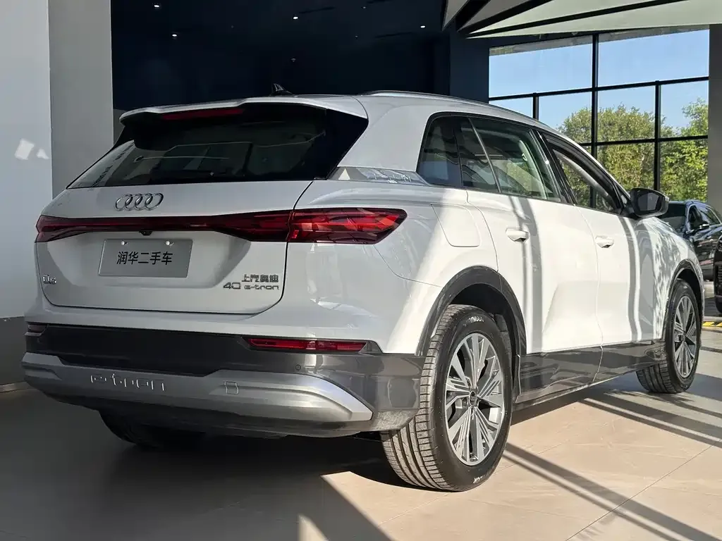 Audi Q5 e-tron — фото 9
