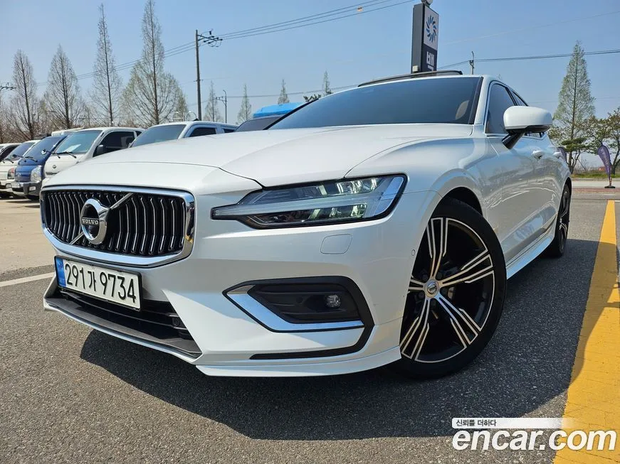 Volvo S60 — фото 1