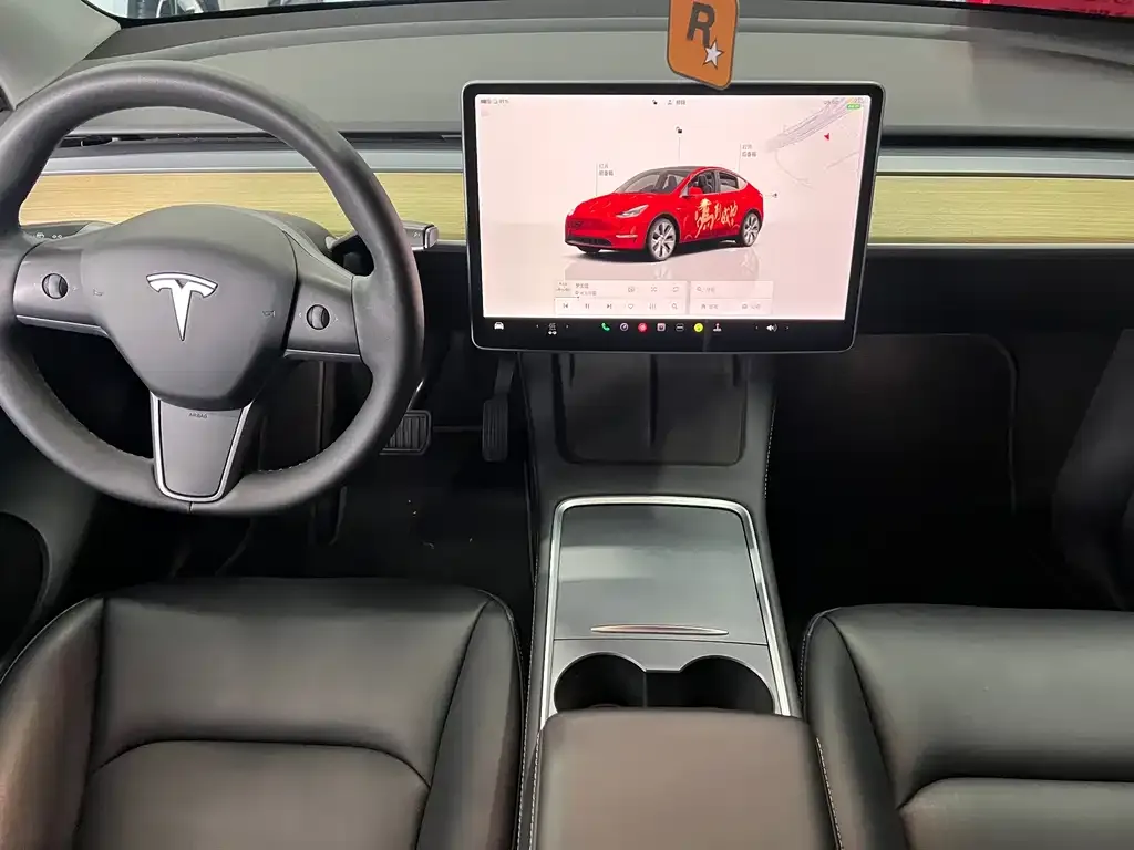 Tesla Model Y — фото 8