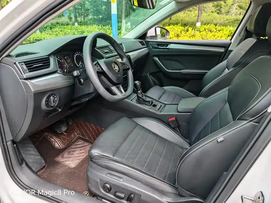 Skoda Superb — фото 3