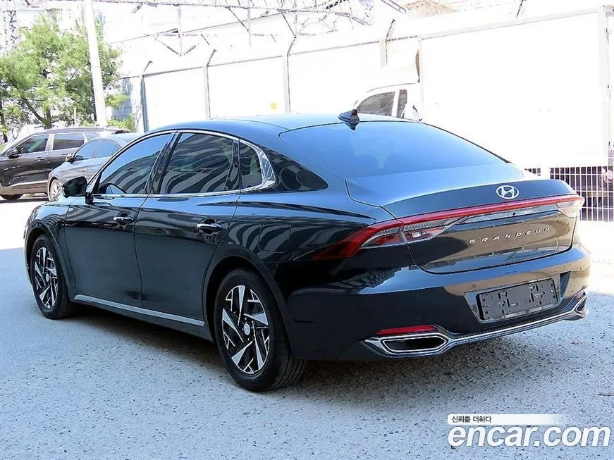 Hyundai Grandeur — фото 1
