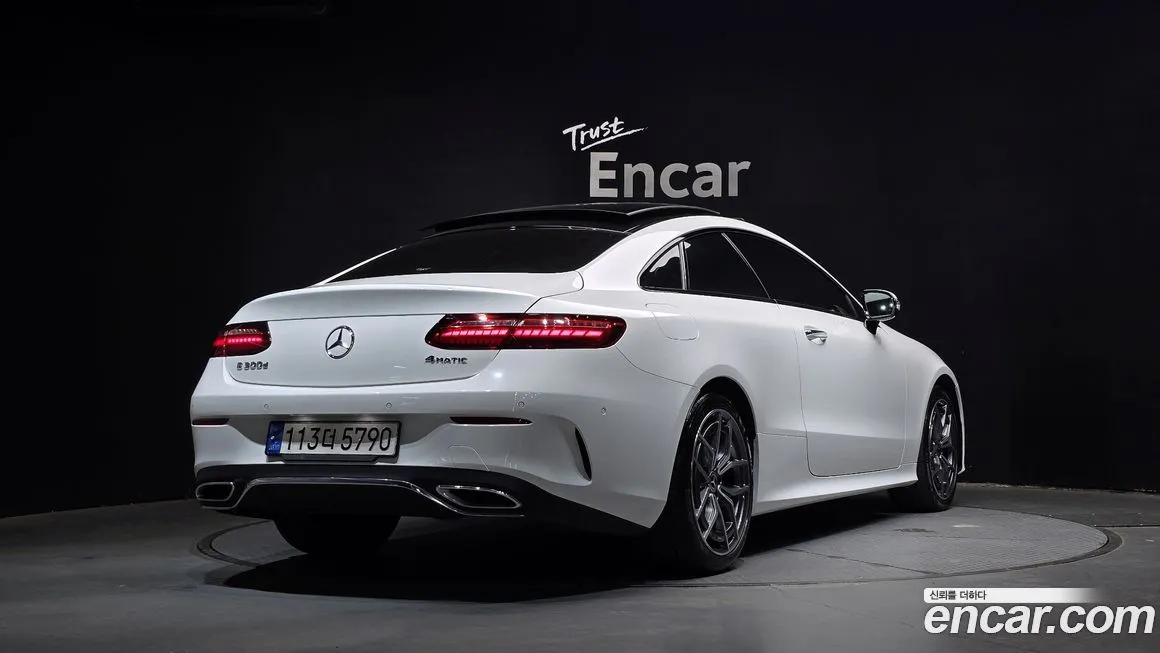 Mercedes-Benz E-Class — фото 6